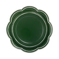 Plato verde con borde ondulado